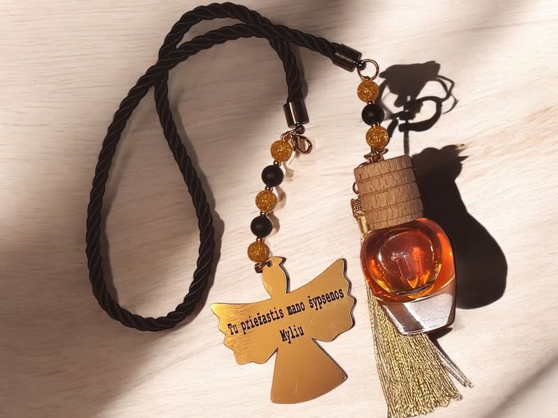 Car charm with an angel "You're the reason I smile."๐