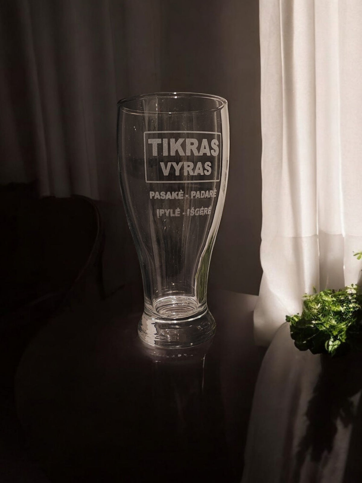 Graviruota taurė Tikras vyras – dovana vyrui