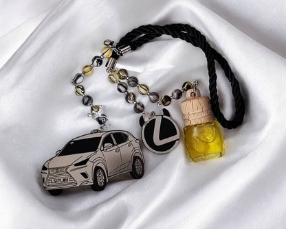 Personalizuojamas automobilio pakabukas – Lexus automobilio pavyzdys
