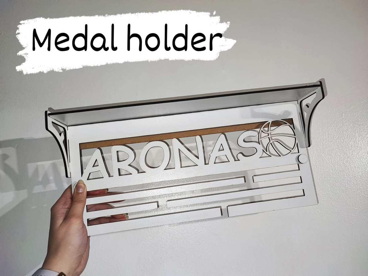 Personalizuota medalių lentyna ir laikiklis – balta