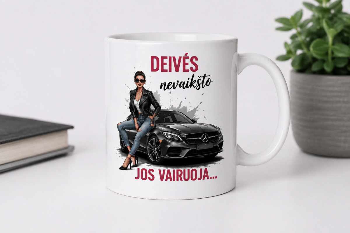 Puodelis „Deivės nevaikšto – jos vairuoja…“ su automobilio dizainu
