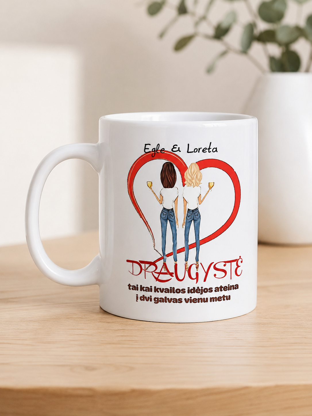 Puodelis „DRAUGYSTĖ“ su personalizuotu vardų dizainu